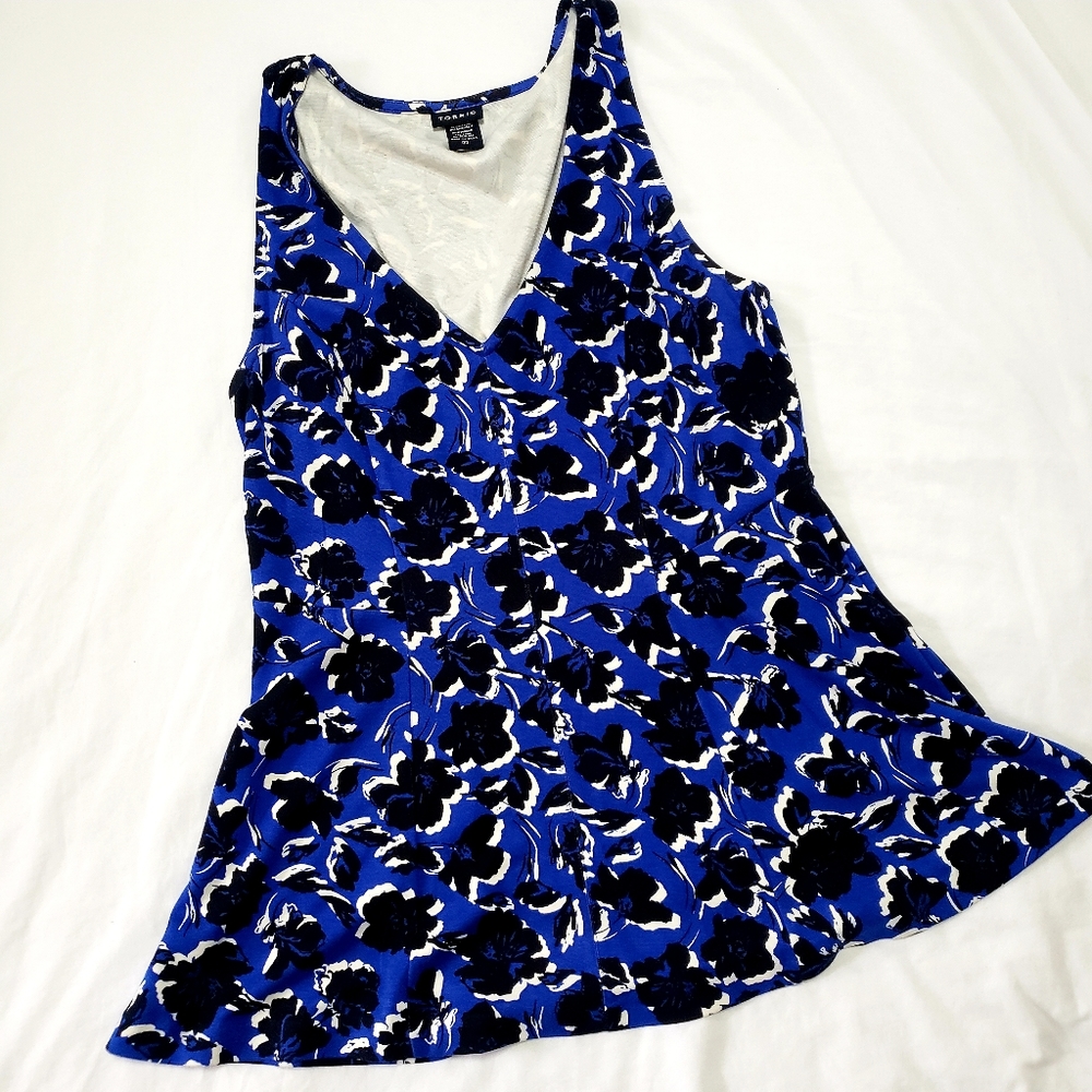 NWOT Torrid Royal Blue & Black Floral Peplum Tank
